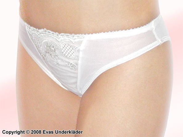 Panty with eyelet lace